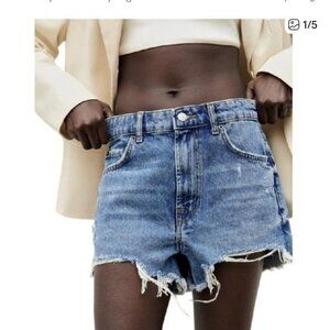 NWT, Zara, 27 (US 4), ZW THE CUT OFF SHORTS, Blue 0/6840/085/400/36